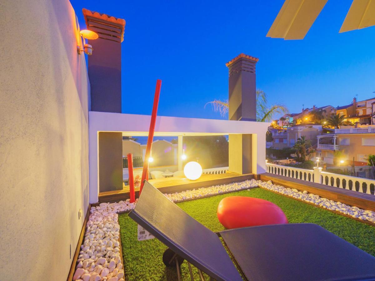 Willa Cubo's Gibralfaro House Center